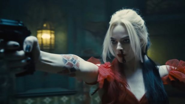 Margot Robbie está de volta como Arlequina. (Foto: Reprodução/YouTube)