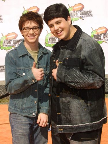 Drake Bell e seu colega de elenco, Josh Peck, na série "Drake e Josh" (Foto: Getty Images)