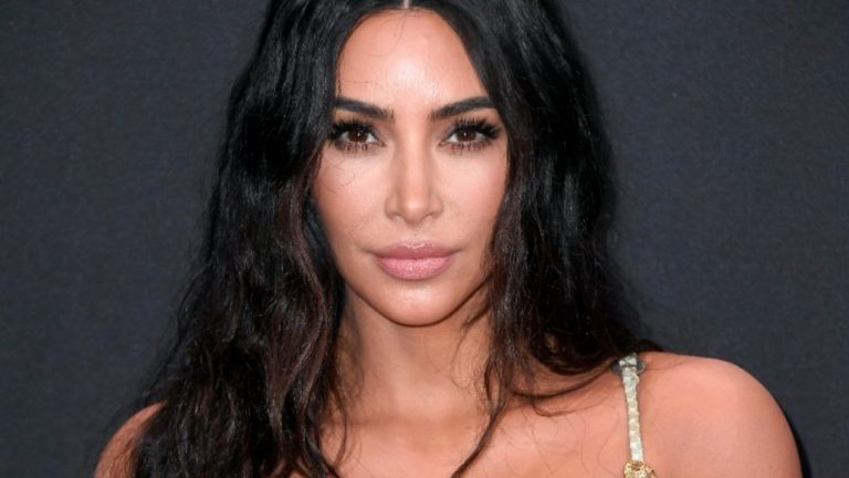 Kim Kardashian explica vestimenta "ousada" em visita ao Vaticano. (Getty)