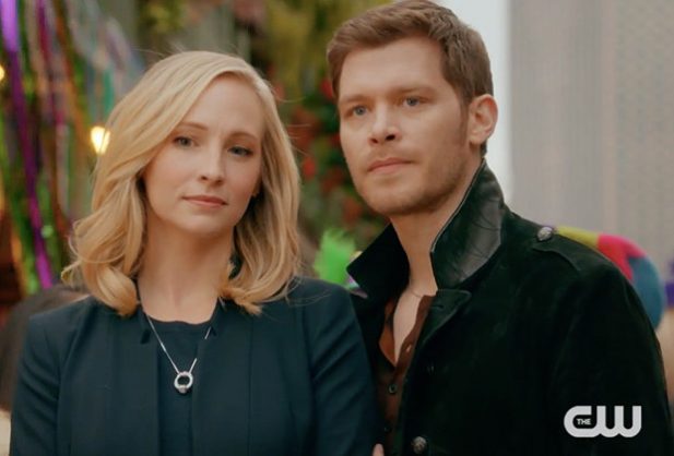 Klaus e Caroline eram um dos casais preferidos do público. (Foto: Reprodução/CW)
