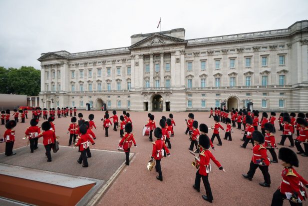 O palácio de Buckingham também esconde alguns "segredos". (Foto: Getty)
