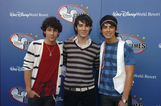 Os irmãos quando ainda estavam na "Disney". (Foto: Getty)