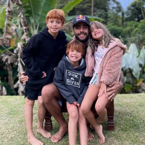 Pedro Scooby é pai de três filhos com Luana Piovani. (Foto: Reprodução/Instagram)