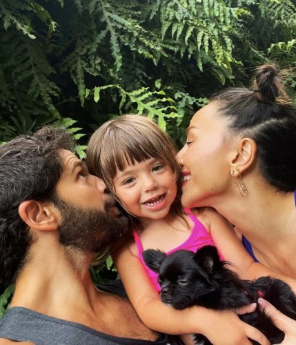 Duda e Sabrina são pais da pequena Zoe. (Foto: Reprodução)