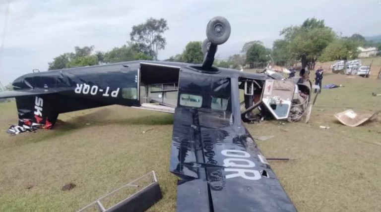 Queda de Avião (Foto: Polícia Militar/Divulgação)