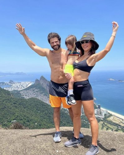 Sabrina e Duda são pais da pequena Zoe. (Foto: Reprodução/Instagram)