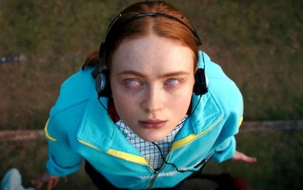 Stranger Things 4 Sadie Sink Max Morte Cerebral Reproducao Netflix 1 Fixed Large