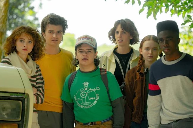 Stranger Things  Criadores quase mataram Max na 4ª temporada