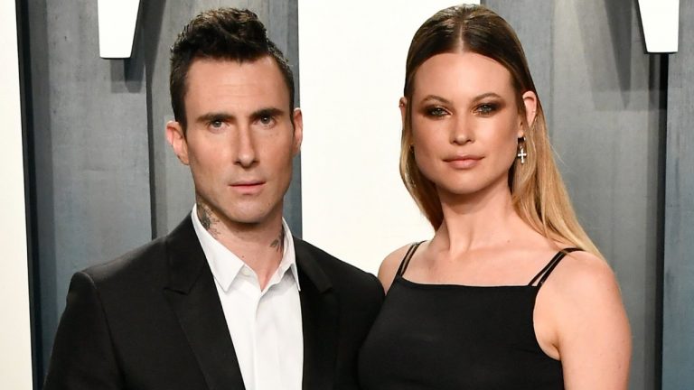 Behati Prinsloo e Adam Levine