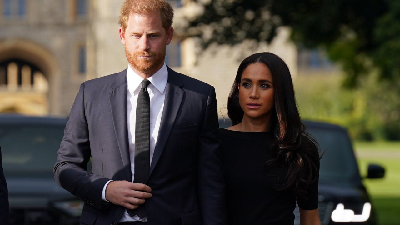 Príncipe Harry e Meghan Markle são “rebaixados” em site oficial da família real britânica