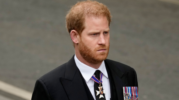Príncipe Harry é encurralado com pergunta delicada sobre a família real, e reage; assista