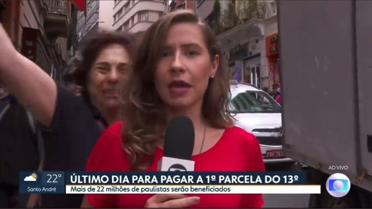 Jornalista da GloboNews debocha ao vivo de vizinho que foi em