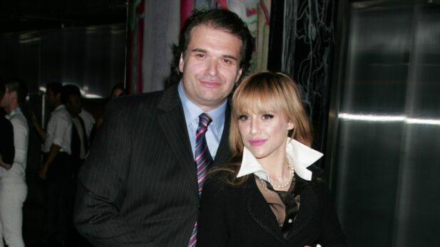 Brittany Murphy ao lado do marido, Simon Monjack, em 2008. (Foto: Getty)