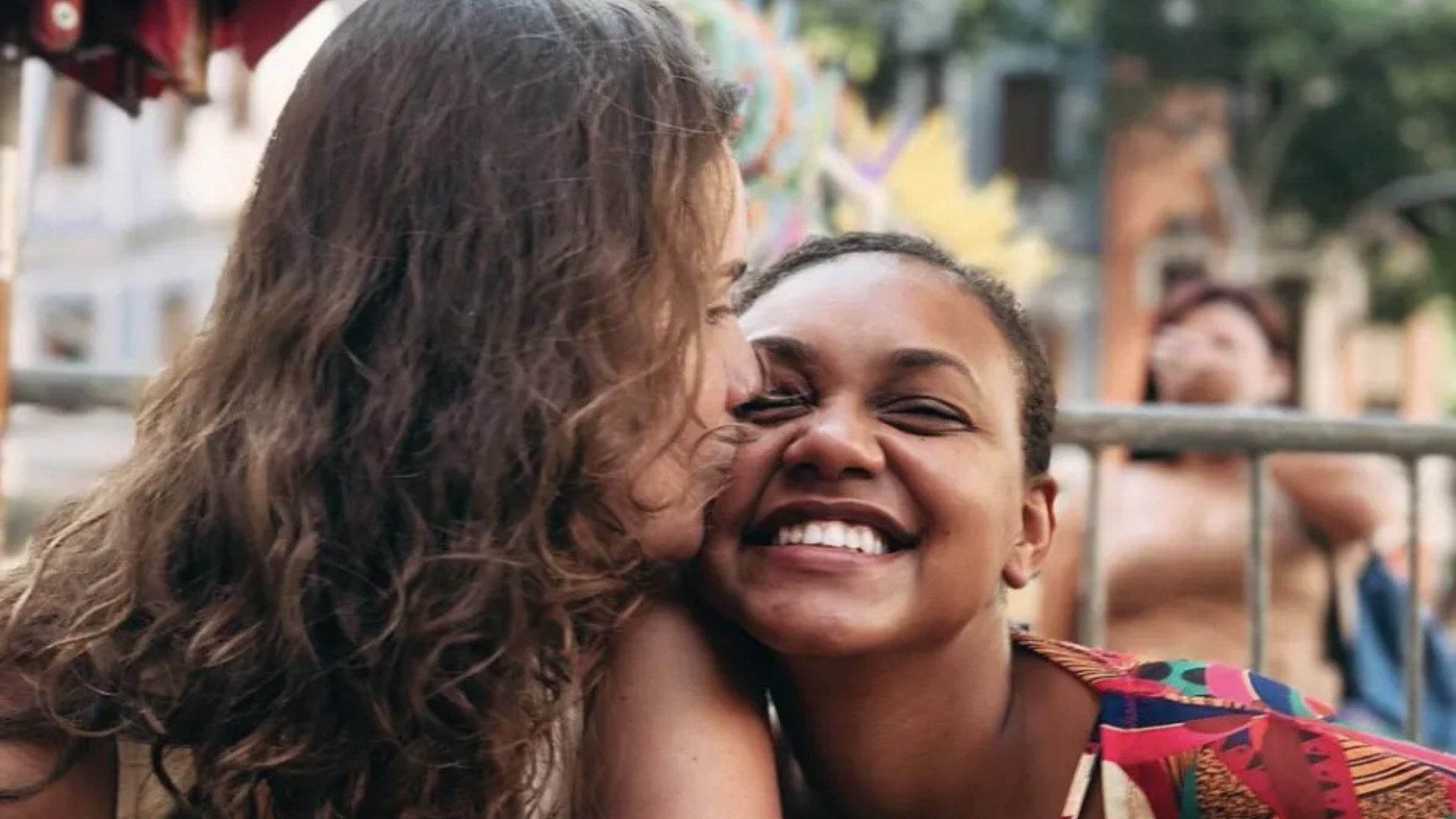 Jessi Alves reage a ataques homofóbicos após revelar namoro