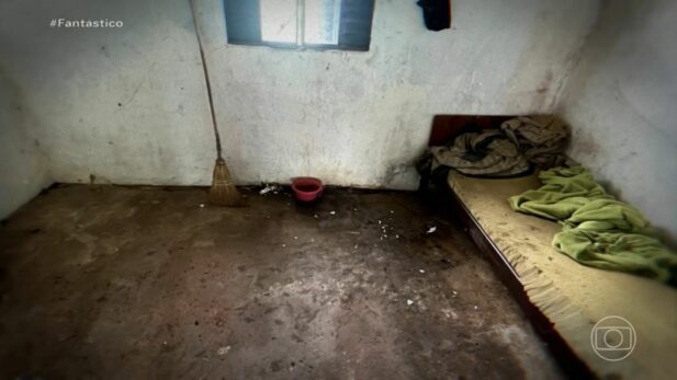 João vivia em condições degradantes na fazenda onde trabalhava (Foto: Reprodução/TV Globo)