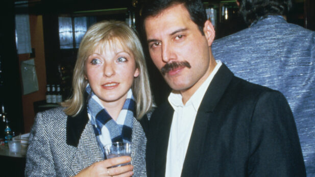 Freddie Mercury e Mary Austin (Foto: Getty)