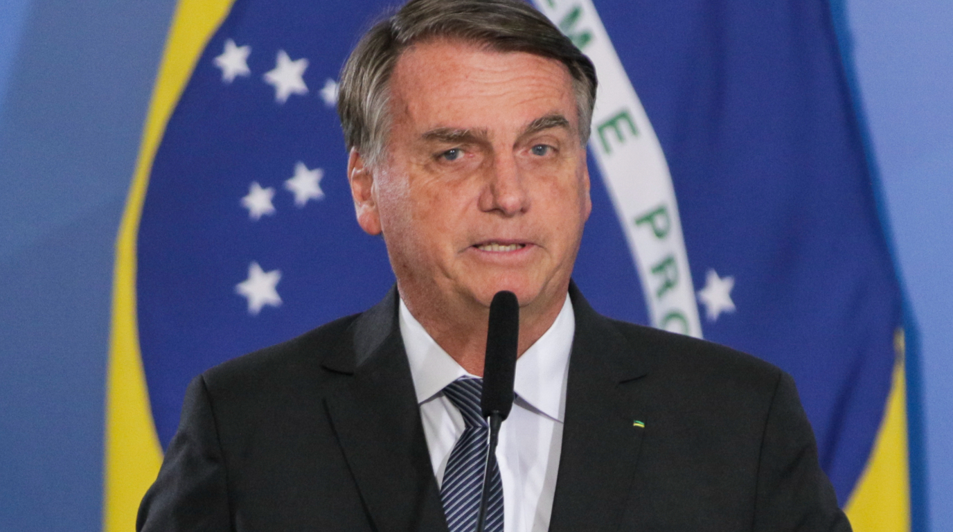 Jair Bolsonaro se manifesta após operação da PF em sua casa: “Fiquei surpreso”; assista