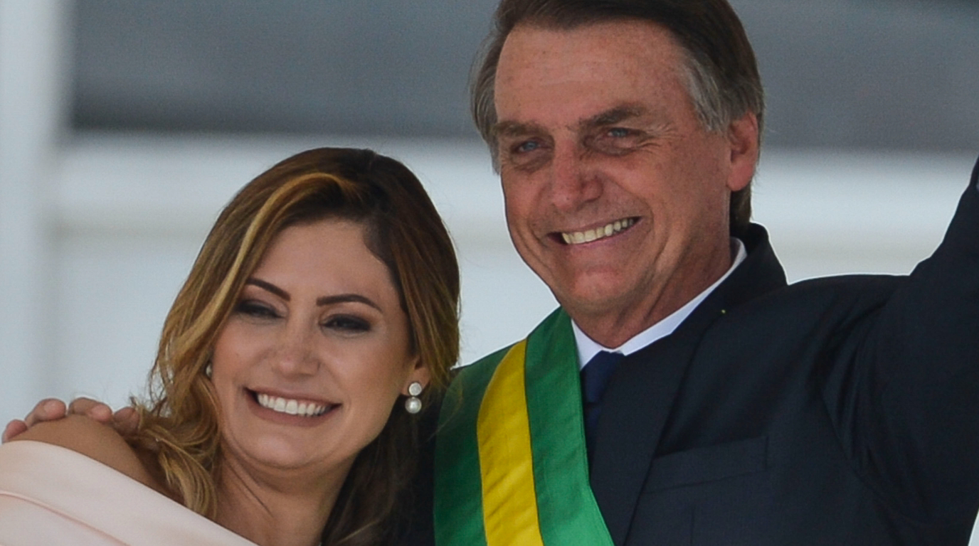 Polícia Federal faz busca e apreensão na casa de Bolsonaro e prende braço direito do ex-presidente
