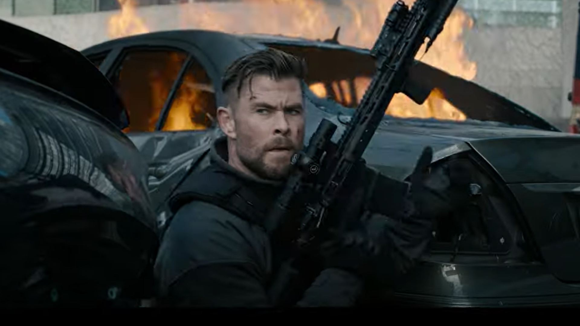 Resgate 2: Chris Hemsworth escapa da morte e retorna à ação no trailer ALUCINANTE da sequência; assista