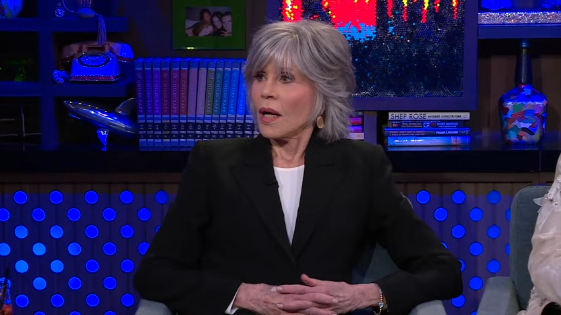 Jane Fonda diz que diretor pediu por sexo para ver se orgasmo dela serviria em papel; assista