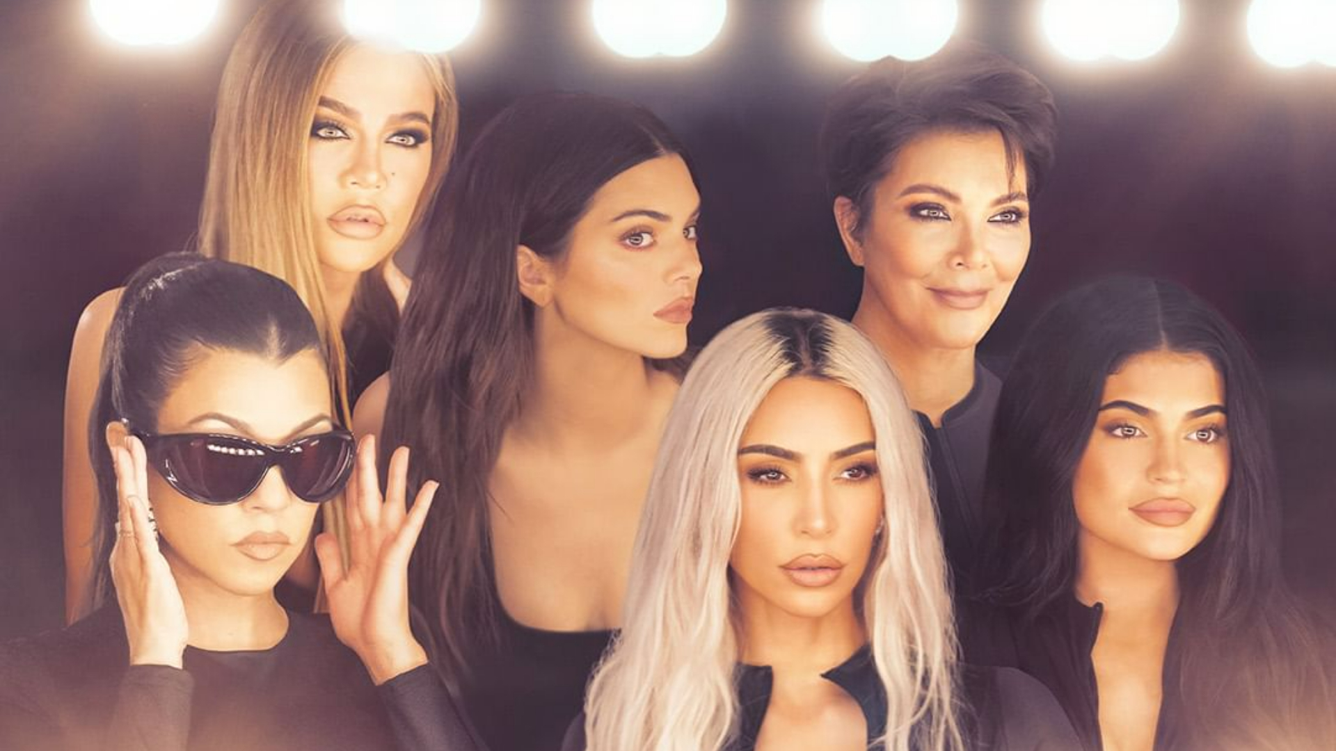 Khloe Kardashian revela qual das irmãs saiu do grupo de mensagens da família após briga