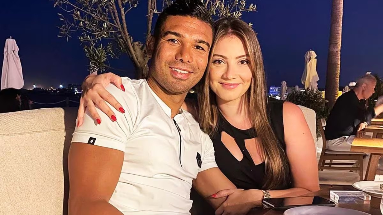 Esposa de Casemiro rebate novos relatos sobre o jogador: ‘Meu marido estava comigo’