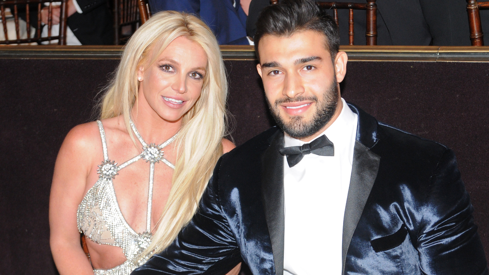 Britney Spears e Sam Asghari terminam o casamento com acusações de traição, diz TMZ