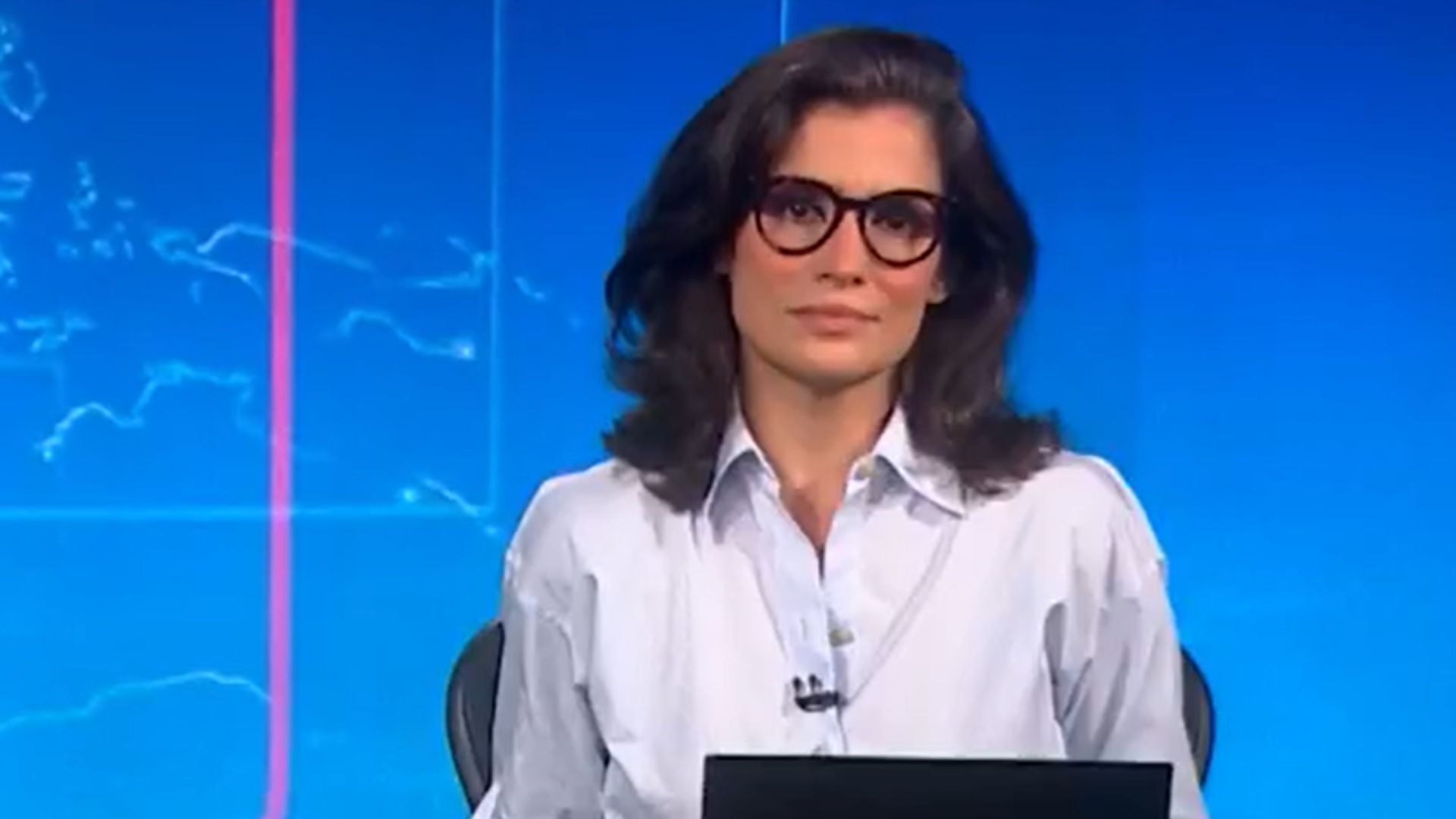 Renata Vasconcellos comete série de gafes ao vivo no Jornal Nacional e se corrige; assista