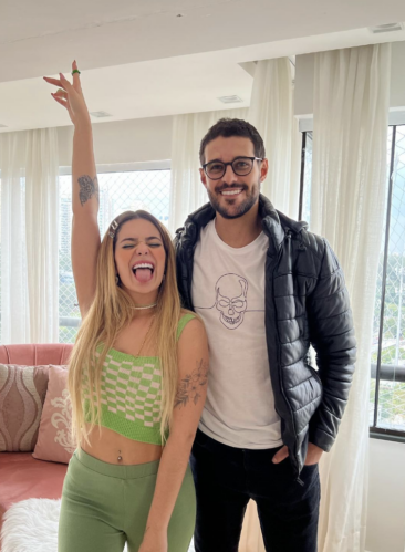 Viih Tube e Rodrigo se afastaram desde a gravidez da influenciadora. (Foto: Reprodução/ Instagram)