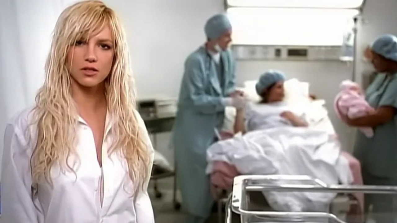 Britney Spears: Web resgata clipe de ‘Everytime’ e aponta mensagem escondida sobre aborto: ‘Que dor, ela não merecia!’