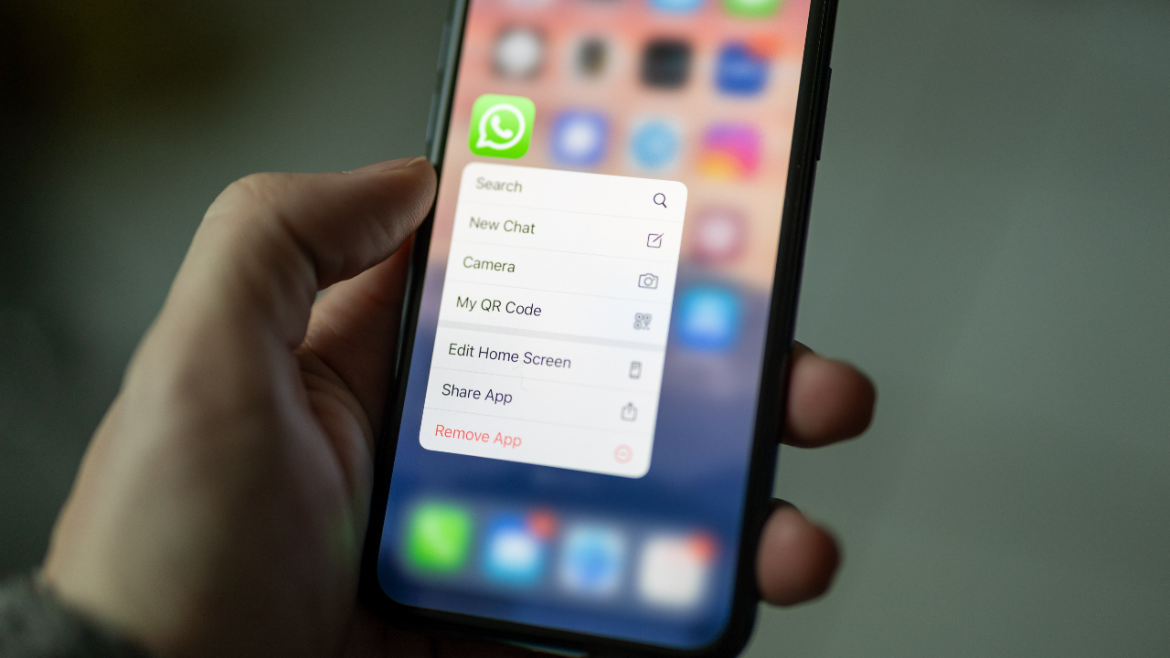 WhatsApp anuncia “código secreto” para esconder conversas e aumentar privacidade de usuários; saiba como funciona!