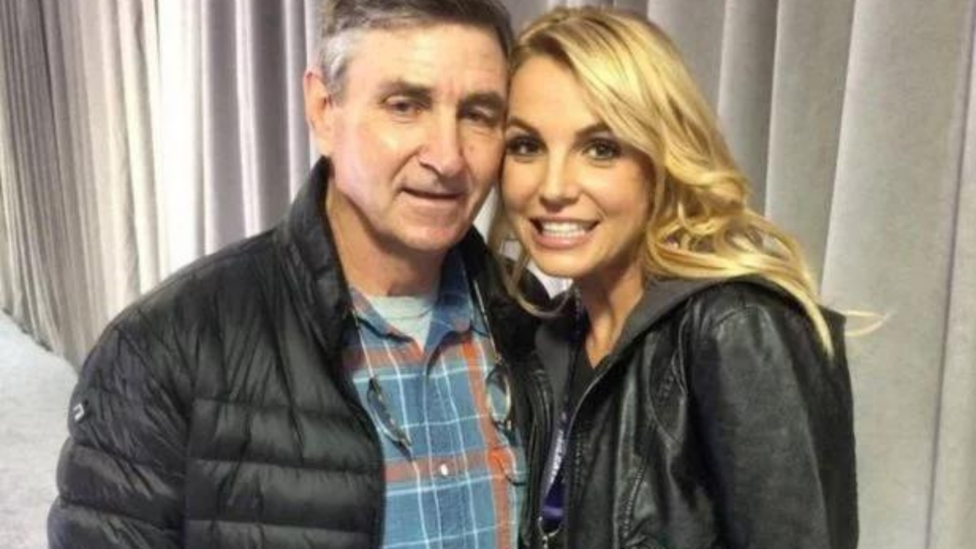 Pai de Britney Spears tem perna amputada após grave infecção; TMZ detalha quadro e reação da cantora