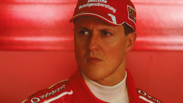 Irmão de Michael Schumacher faz raro desabafo sobre condição de piloto: “A vida é injusta”