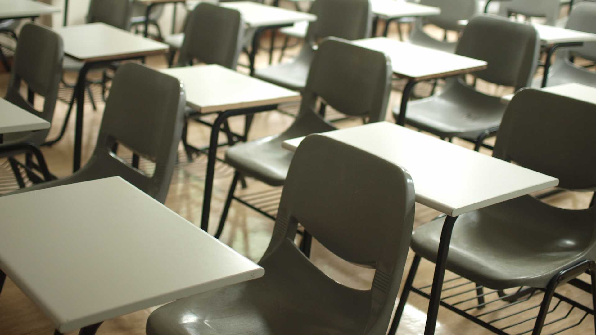 Diretor de colégio em GO é acusado de assediar aluna de 15 anos em troca de aulas particulares e notas altas