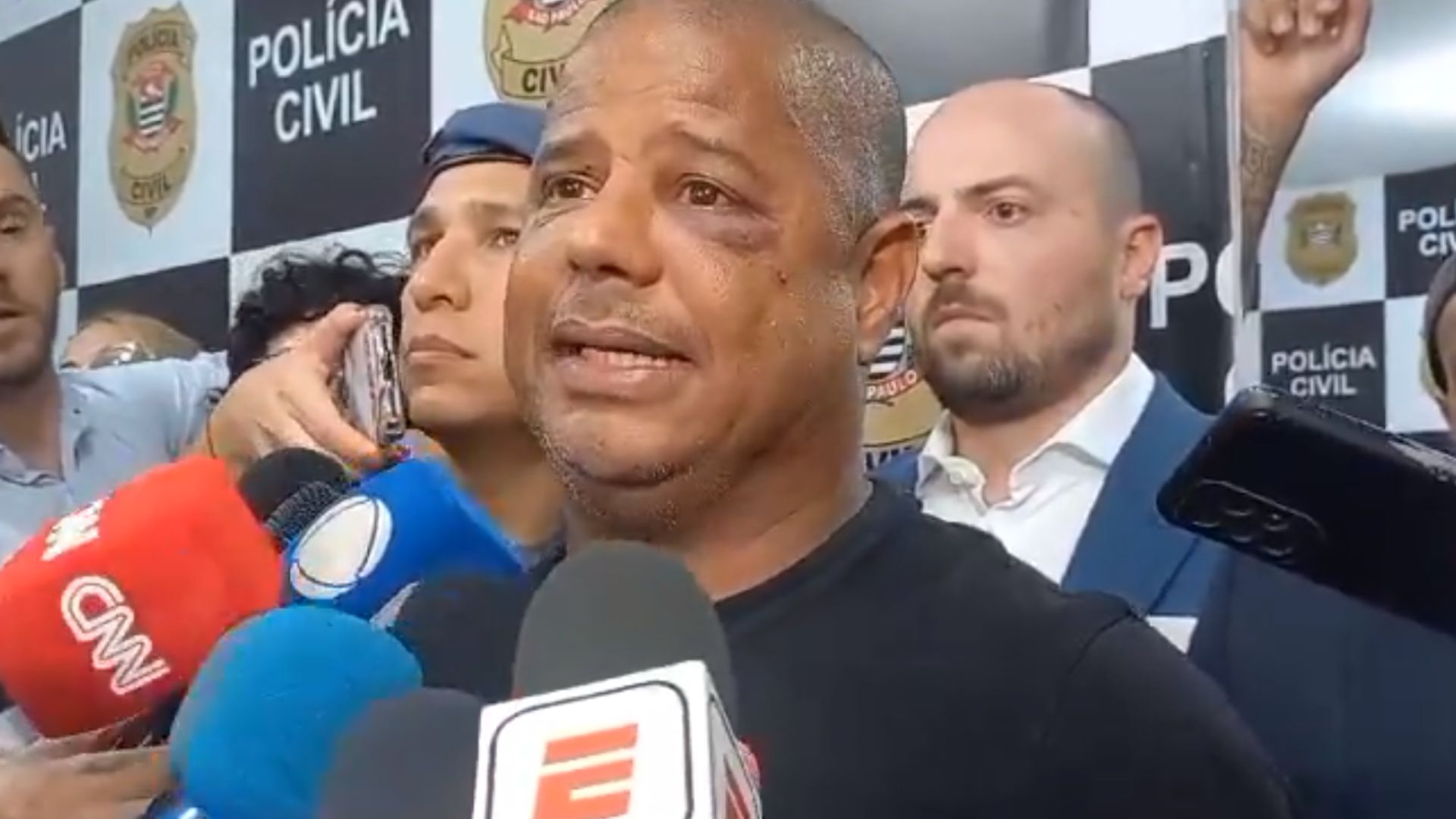 Marcelinho Carioca chora ao detalhar momentos de tensão no cativeiro e revela que foi sequestrado por três homens; assista