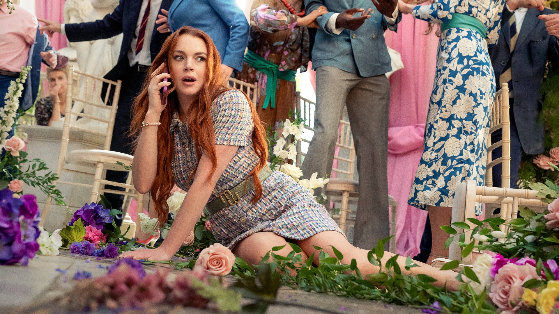 Pedido Irlandês: Lindsay Lohan acorda no lugar da noiva no trailer perfeito da nova comédia romântica da Netflix; assista