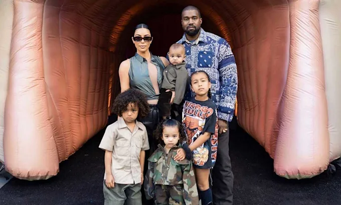 Kim Kardashian surpreende ao revelar há quanto tempo Kanye West não vê os filhos Kim e Kanye tiveram quatro filhos - North, Saint, Chicago e Psalm. (Fotos: Reprodução/ Instagram)