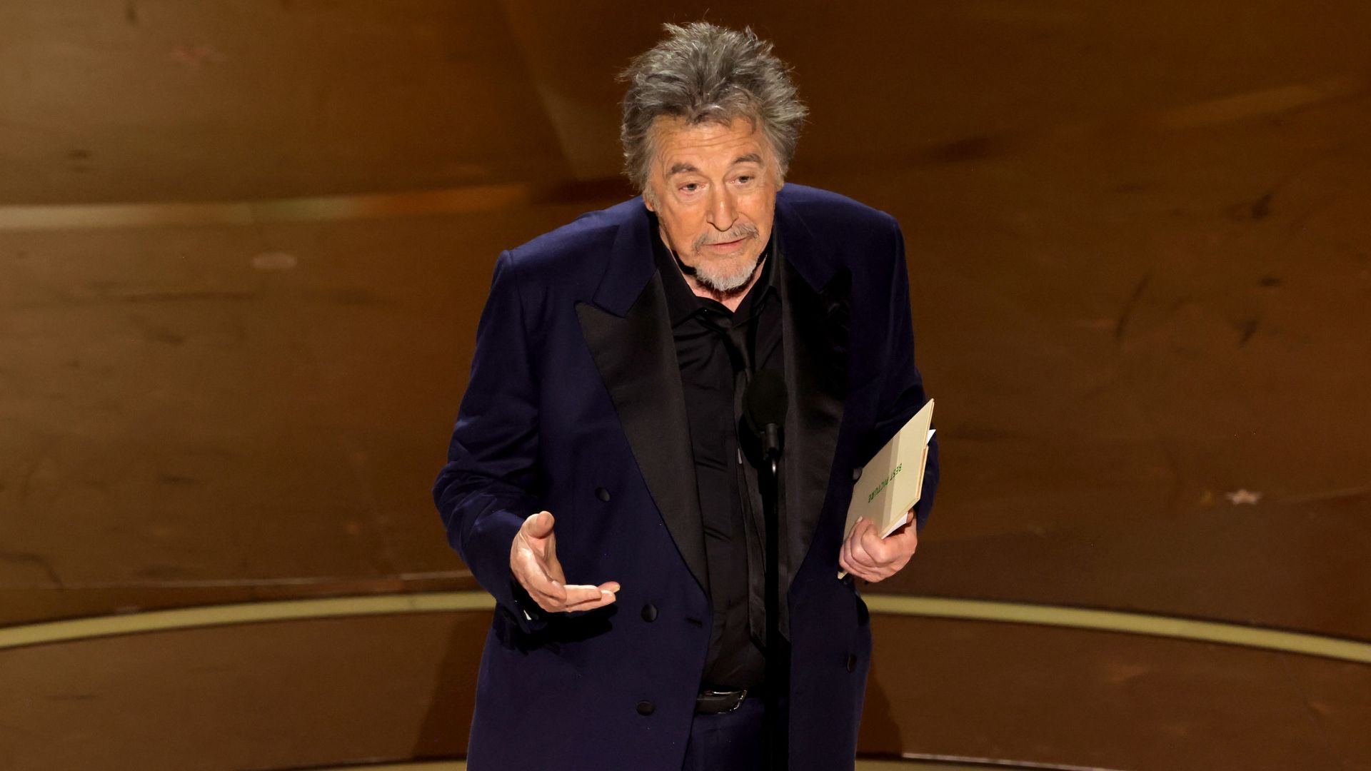Oscar 2024: Após críticas e confusão, Al Pacino explica modo como apresentou categoria de “Melhor Filme”