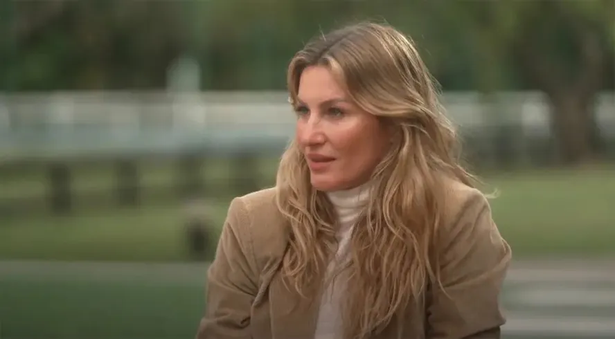 Gisele Bündchen chora ao falar de divórcio com Tom Brady e pede para fazer pausa durante entrevista; assista