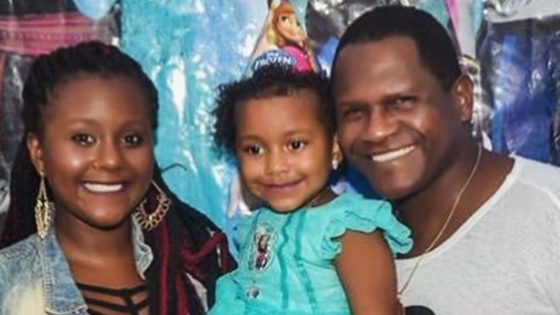 Tatau, ex-vocalista do Ara Ketu, publica texto emocionante após filha morrer aos 34 anos: “Esse é meu momento de dor”