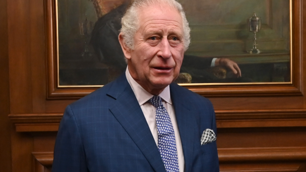 Rei Charles III tem piora no quadro de saúde e plano de funeral é atualizado, diz site