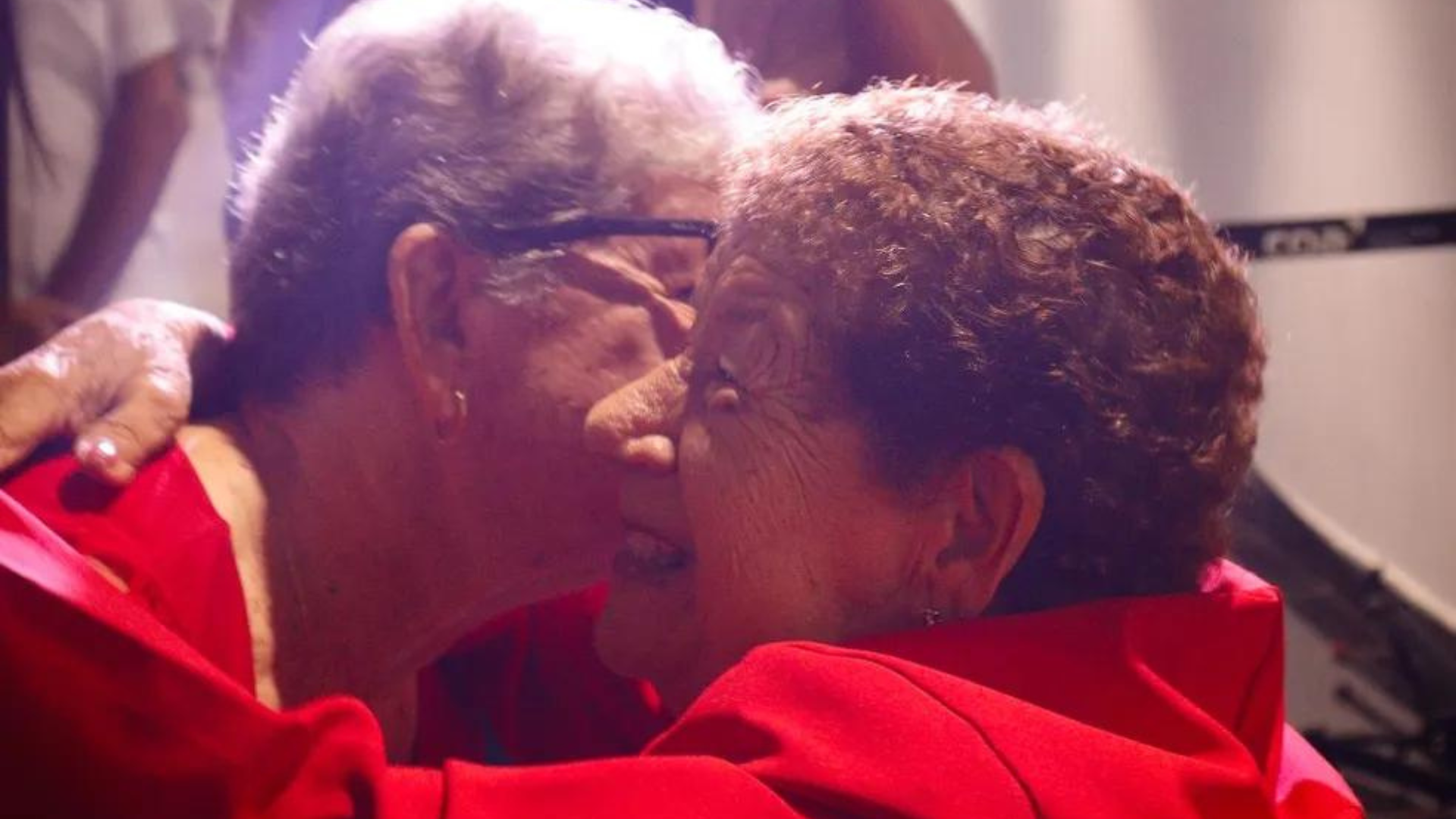 Irmãs separadas há 82 anos se reencontram em Cuiabá, e cumprem promessa de infância; assista