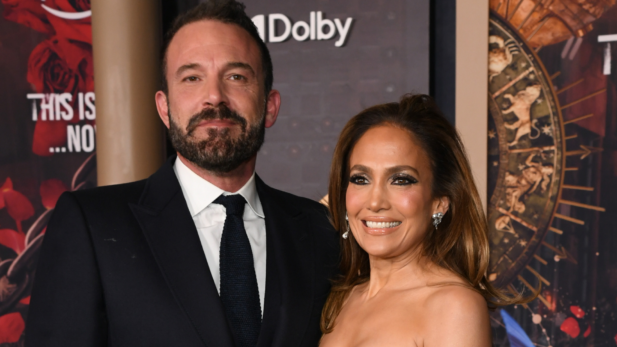 Ben Affleck aumenta rumores de divórcio de Jennifer Lopez após detalhe em nova foto; veja