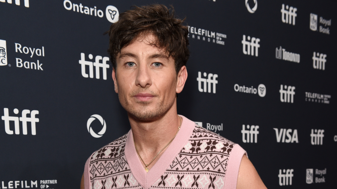 Barry Keoghan se manifesta sobre acusações da web de que é um “pai ausente” para o filho de 2 anos