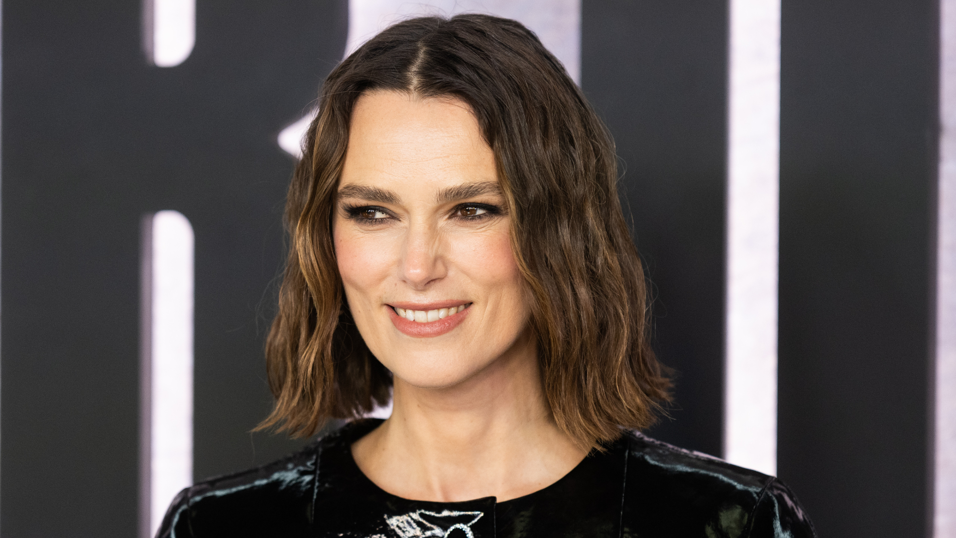 Keira Knightley afirma que não quer ter mais filhos, e surpreende com motivo inusitado; assista