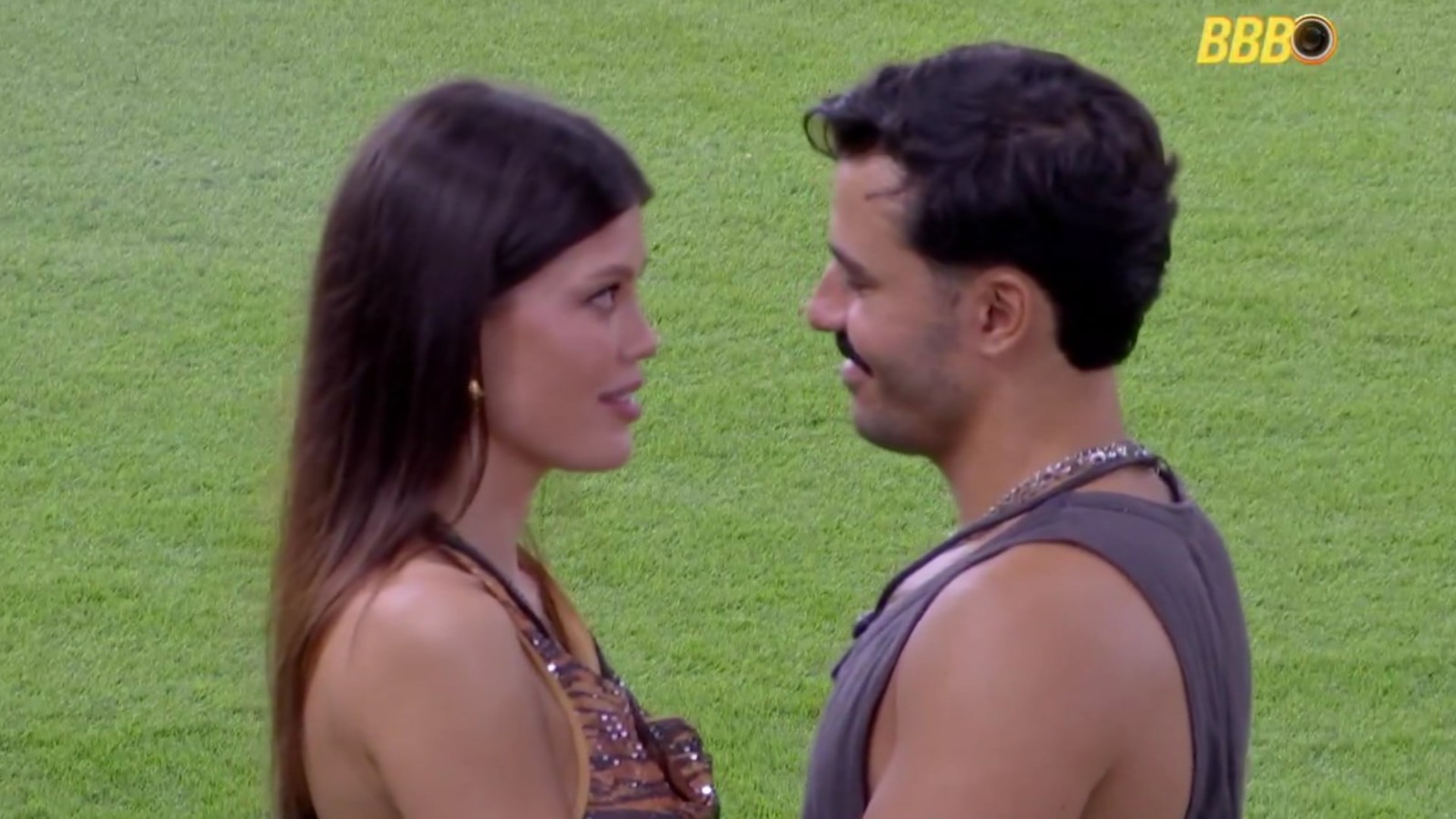 BBB25: Vitória Strada surpreende ao revelar pedido que fez a Daniel Rocha antes do reality; assista