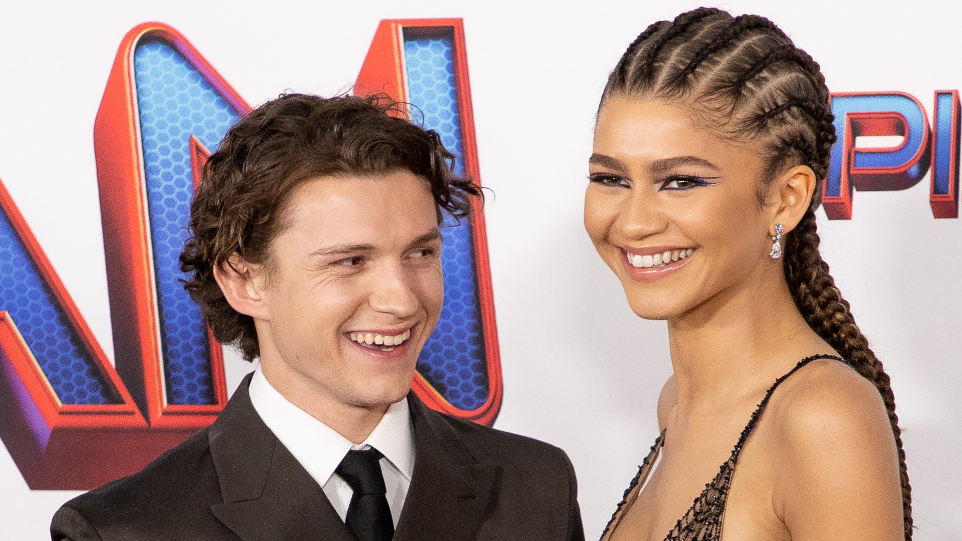 Zendaya e Tom Holland estão noivos! Fontes detalham quando e como foi o pedido do ator