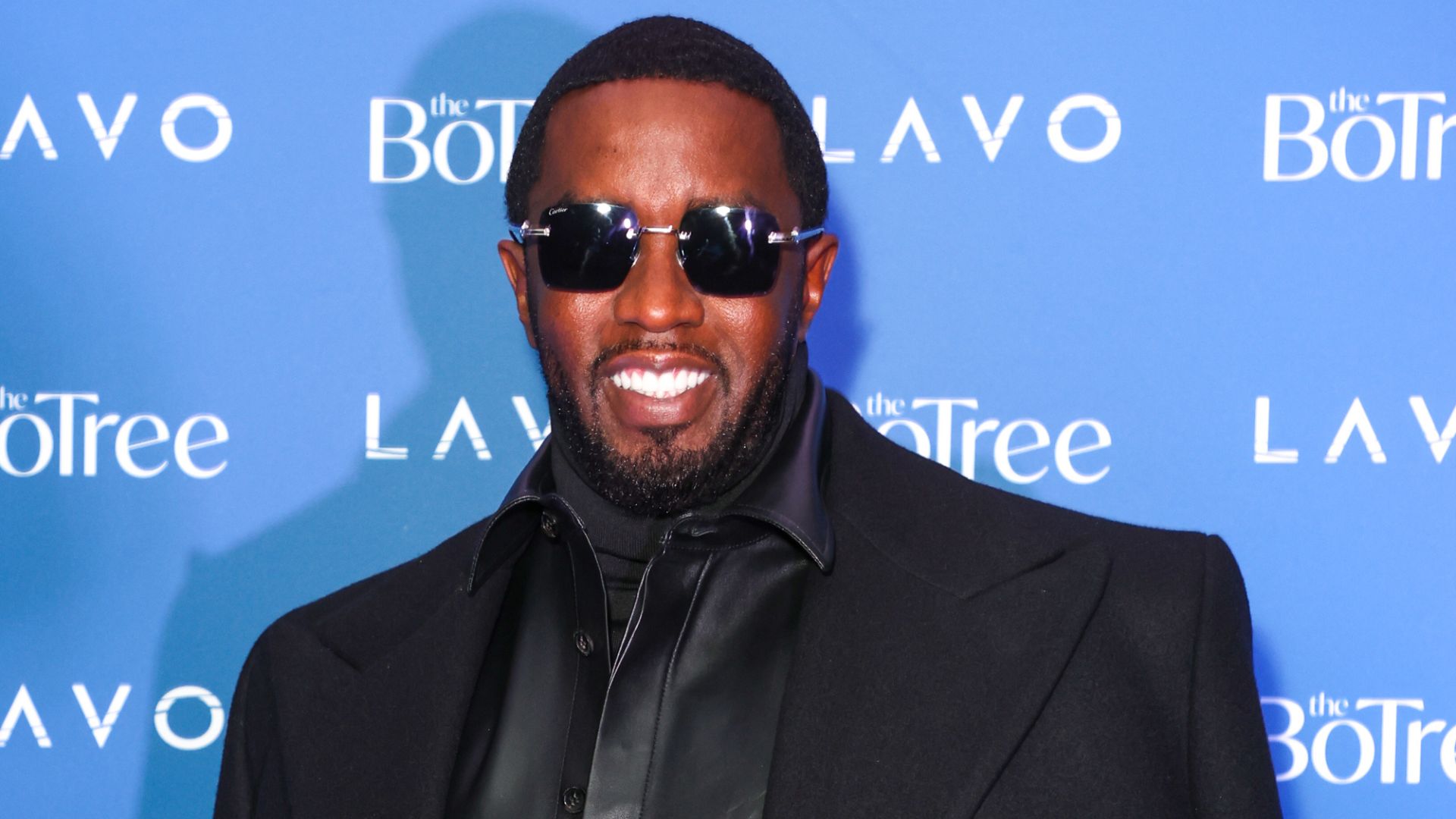 Assistente de Sean “Diddy” Combs afirma ter sido obrigado a fazer sexo para provar sua “lealdade”; defesa do rapper se manifesta