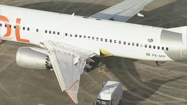 A aeronave foi levada para manutenção. (Foto: Reprodução / TV Globo)