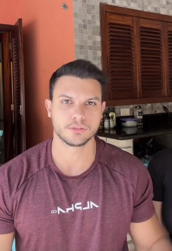 Patrick processa Guilherme Almeida após beber o milkshake com urina. (Foto: Reprodução / TikTok)